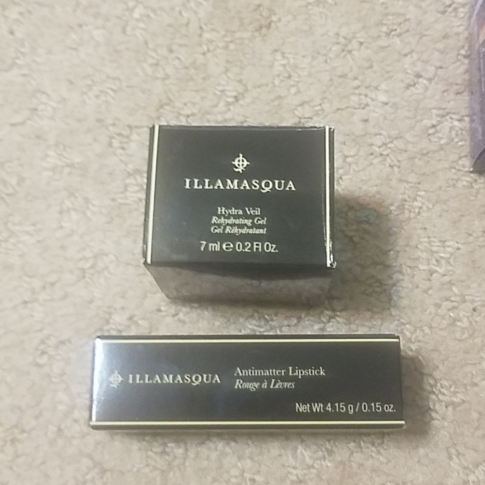 Lipstick, coloring pencil and rehydrating gel